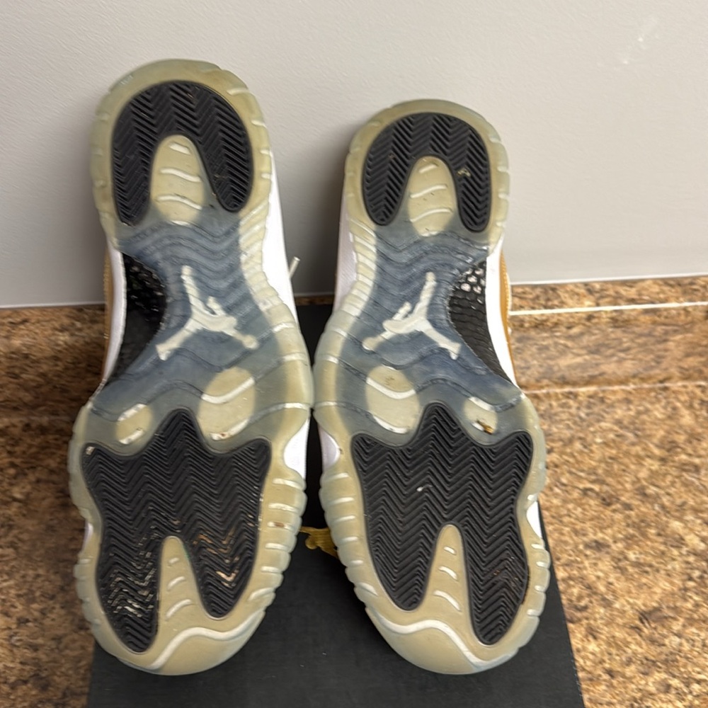 COPY - Jordan 11 low - Picture 8 of 9
